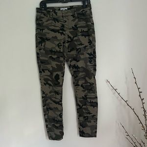 New York & Co camo pants